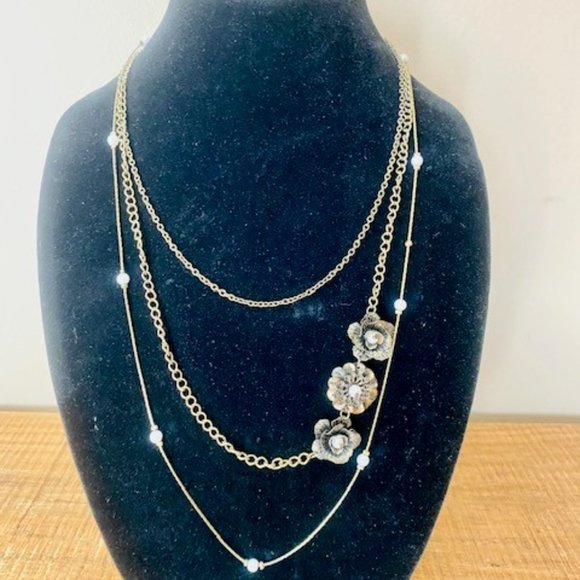 Vintage Brass Toned Layered Necklace with Pearls - Picture 2 of 8